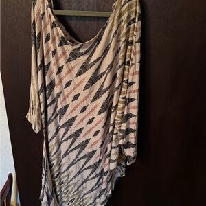 Jennifer Lopez Black and Cream Patterned Top